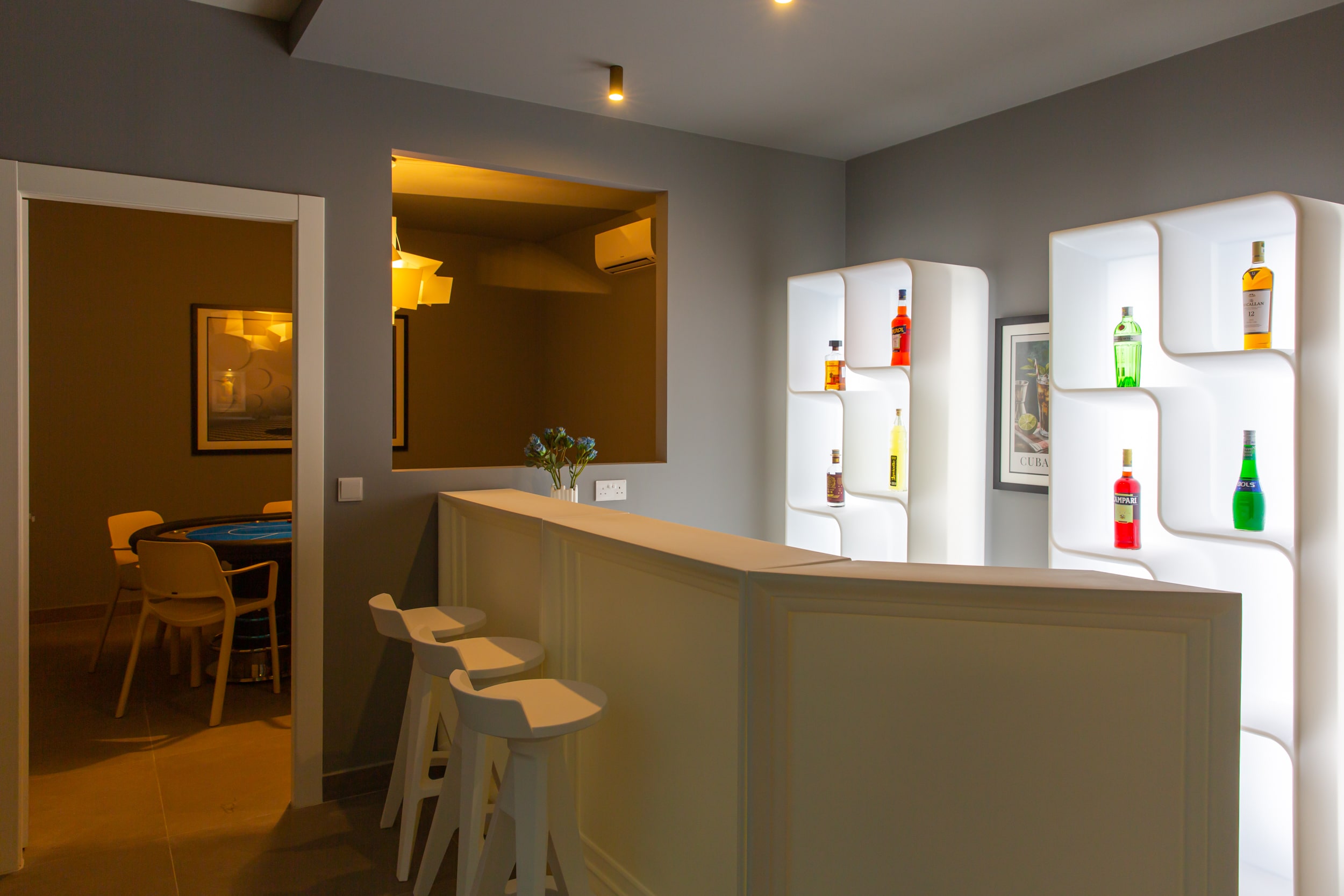 Bar Area-min