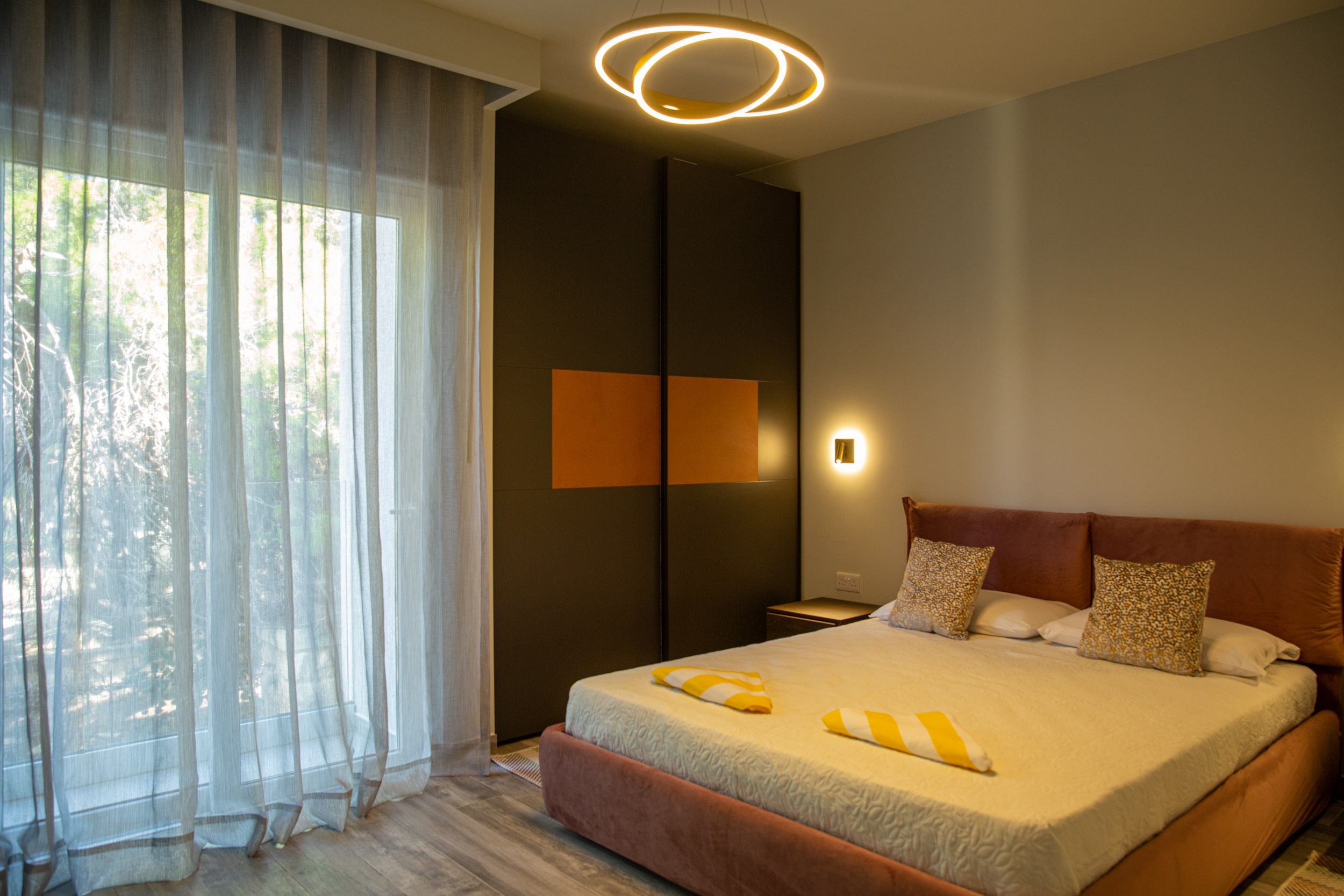Bedroom 5-min