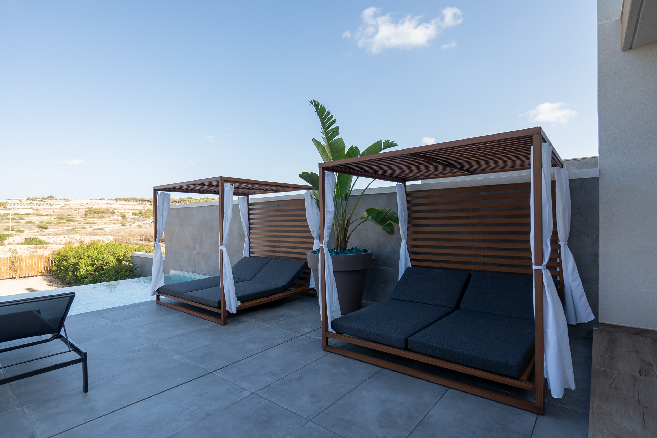 Outdoor Sun Beds-min